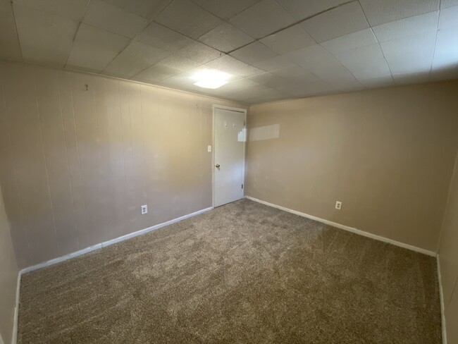 Building Photo - Two-Bedroom Apartment in Cottonwood Heights!