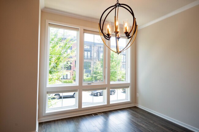 Building Photo - Luxury Reston Rental