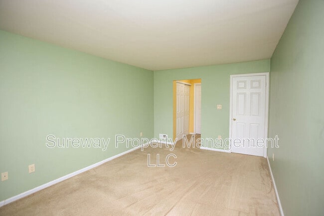 Building Photo - 315 Steeplechase Ct