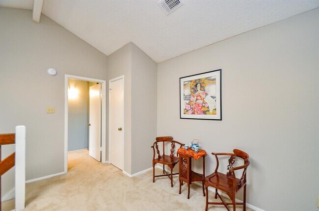 Building Photo - 6211 Ludington Dr