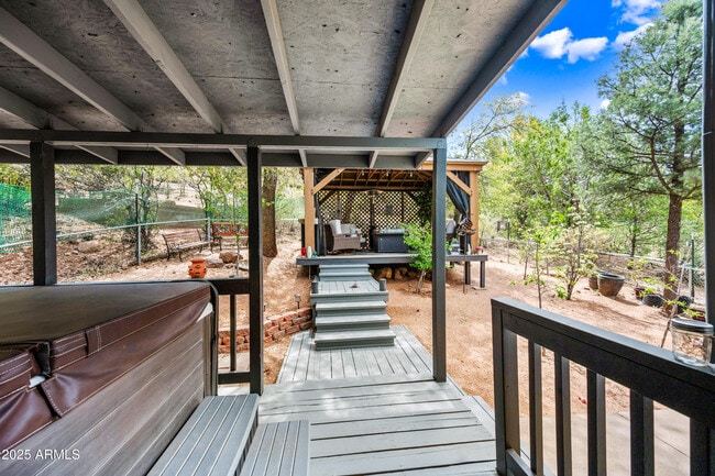 Building Photo - 1207 N Arrowhead Dr