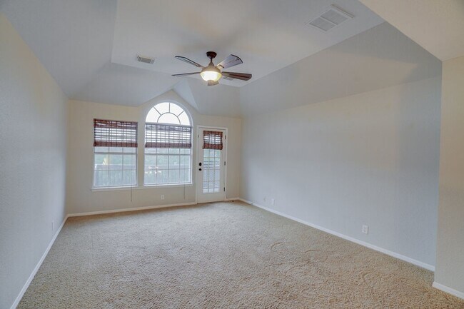 Building Photo - 10218 Scull Creek Dr