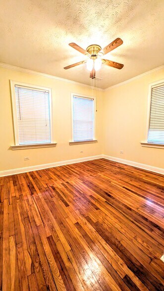 Building Photo - 3311 Lexington Rd