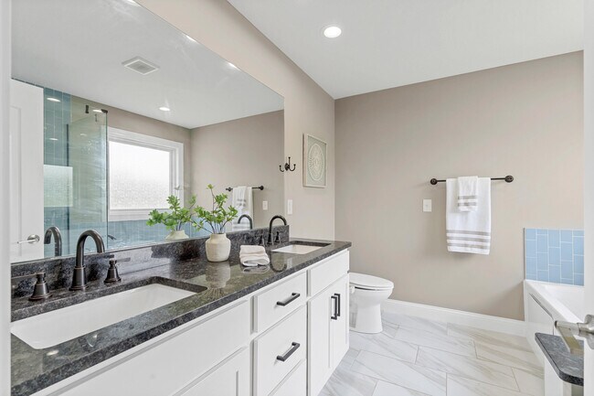 Building Photo - 5990 Tamarack Dr