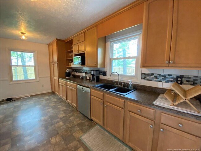 Building Photo - 7203 Bailey Ct