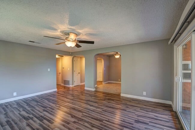 Building Photo - Riverview Condominiums