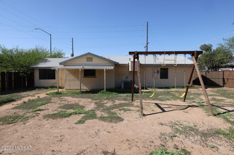 Building Photo - 1304 E Copper St