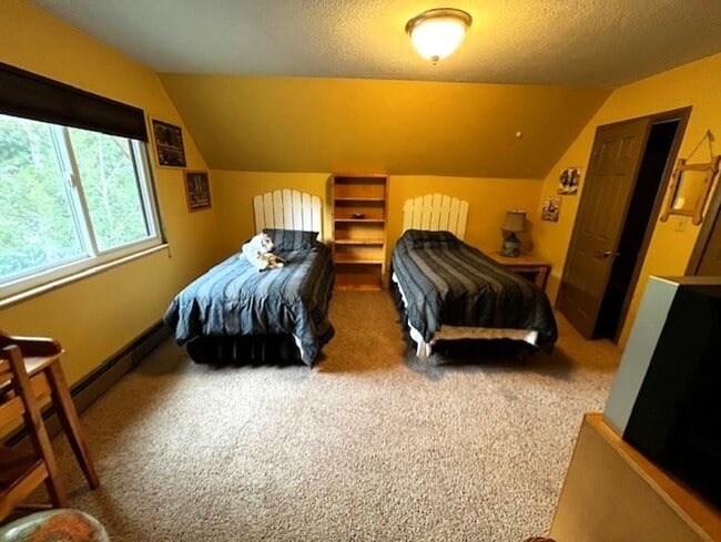 Building Photo - 1334 Straight Creek Dr