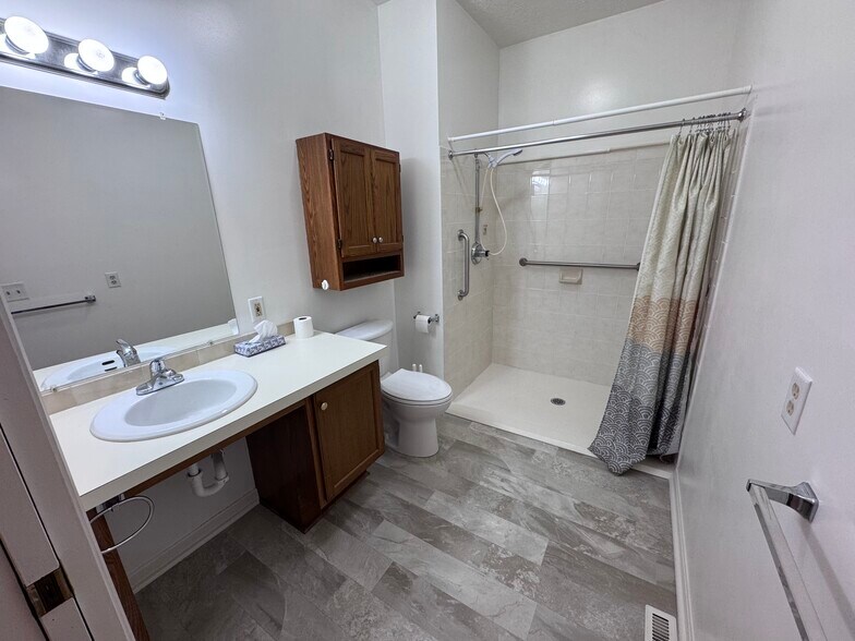 Building Photo - 834 Lauri Jo Ln SW