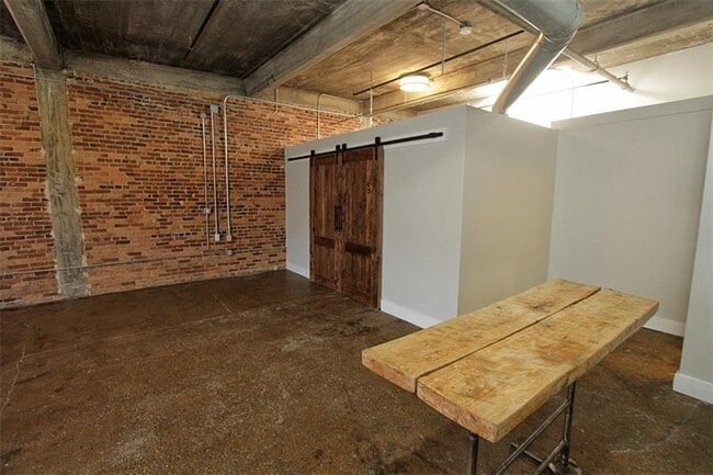 Building Photo - 659 Auburn Ave NE