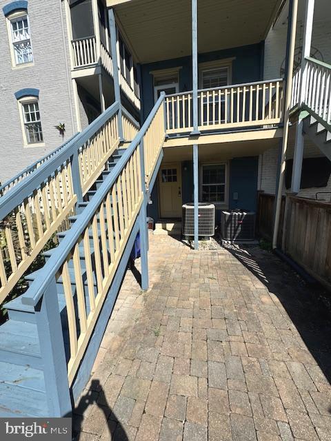 Building Photo - 329 S Market St