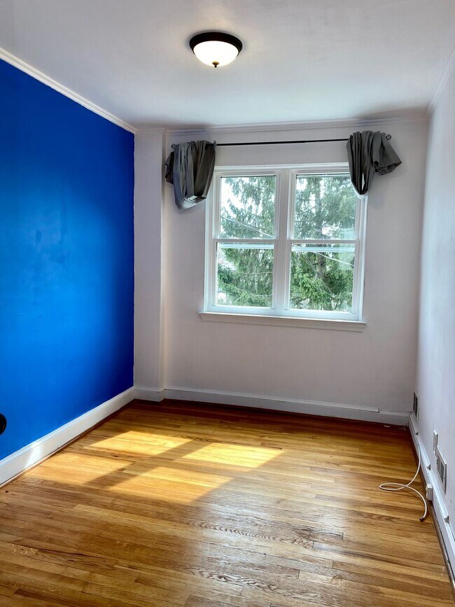 Building Photo - Charming 3 Bedroom/1.5 Bathroom Townhome in Towson, MD!