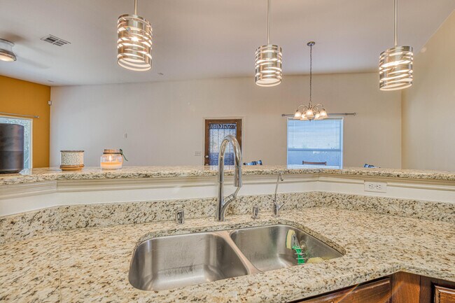 Building Photo - 7701 Maple Landing Court