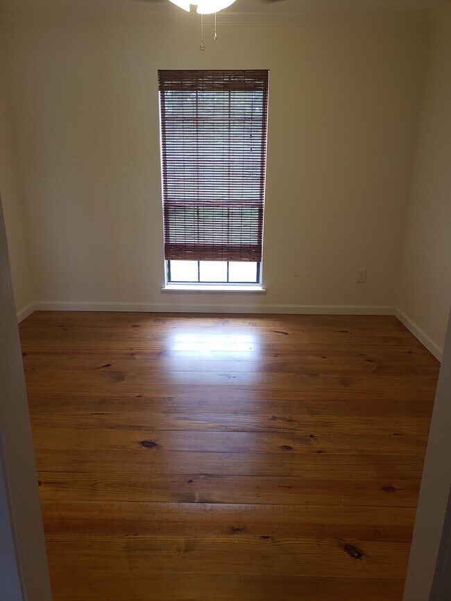 Building Photo - 755 LA-3102