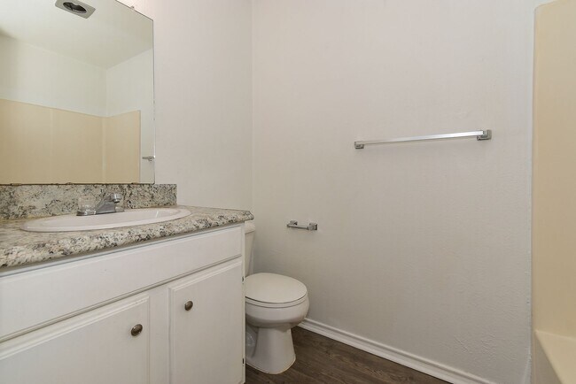 Building Photo - PEPERPORT.3914/3916