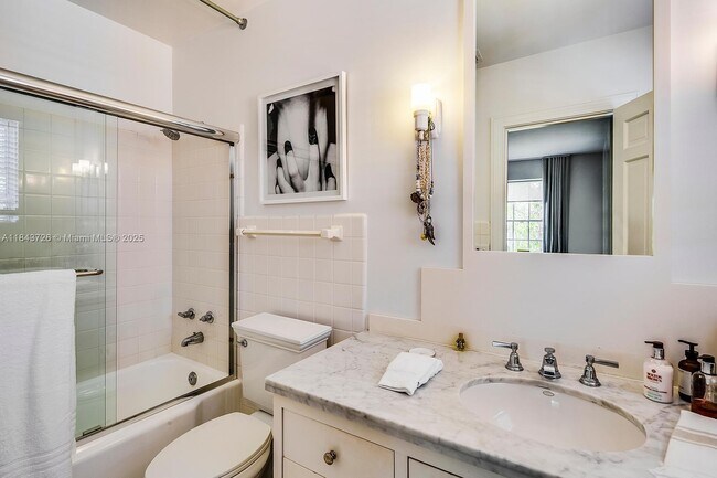 Building Photo - 2828 Segovia St