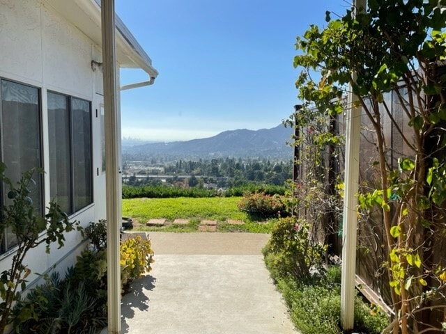 Building Photo - 2112 La Canada Crest Dr