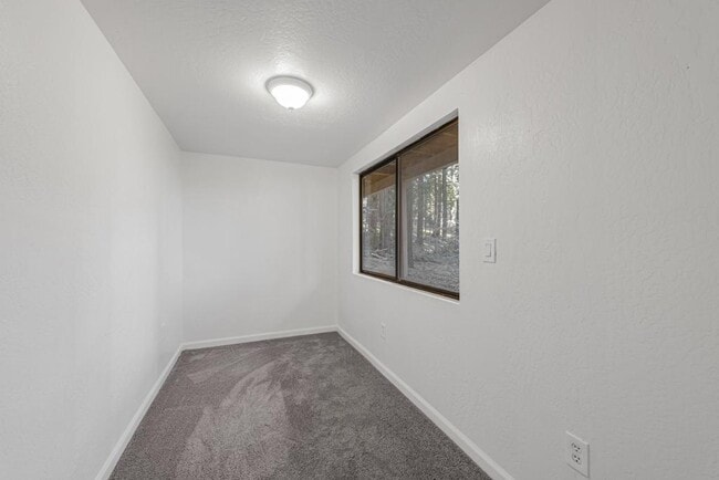 Building Photo - 2900 Shady Ln