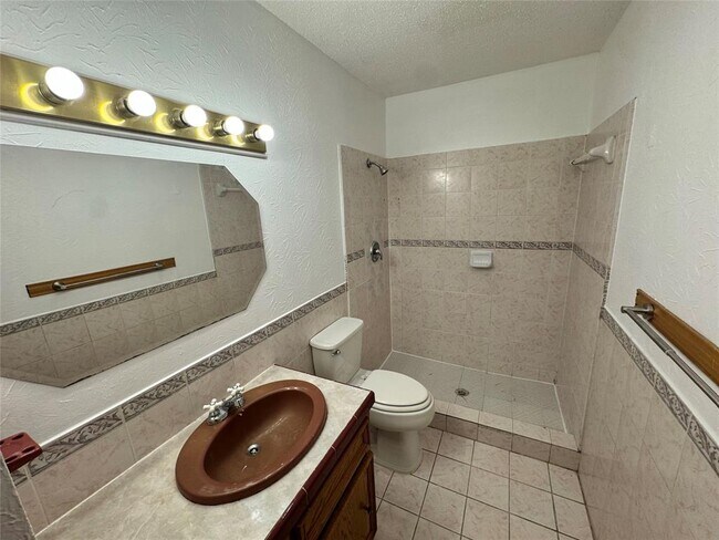 Building Photo - 5914 Wagon Bend