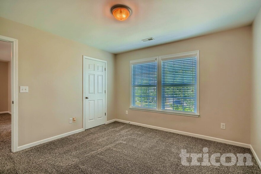 Building Photo - 657 Shellbark Dr