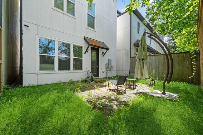 Building Photo - 10926 Wrenwood Grn