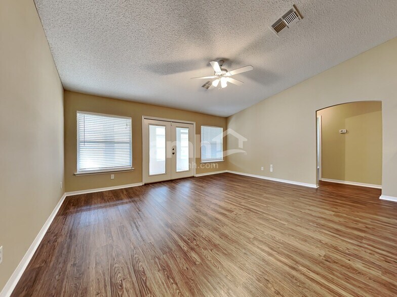 Building Photo - 2603 Waterstone Dr