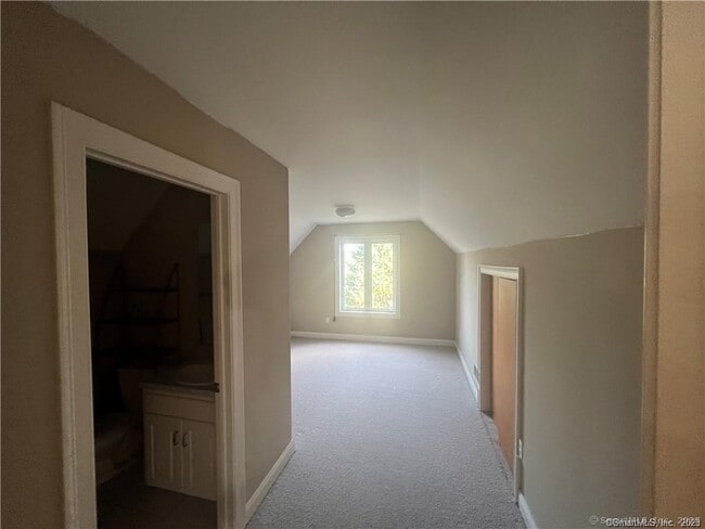 Building Photo - 6 Kingsley Dr
