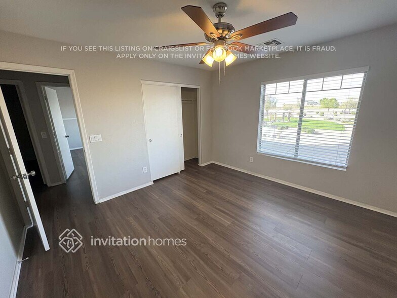 Building Photo - 12813 W Mauna Loa Ln