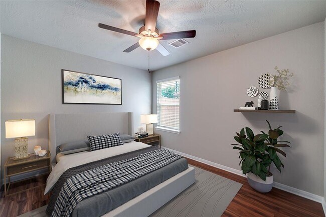 Building Photo - 1042 Tomball Downs Dr