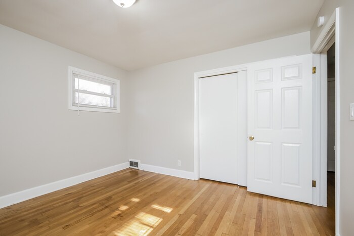 Building Photo - 5140 Sunrise Terrace