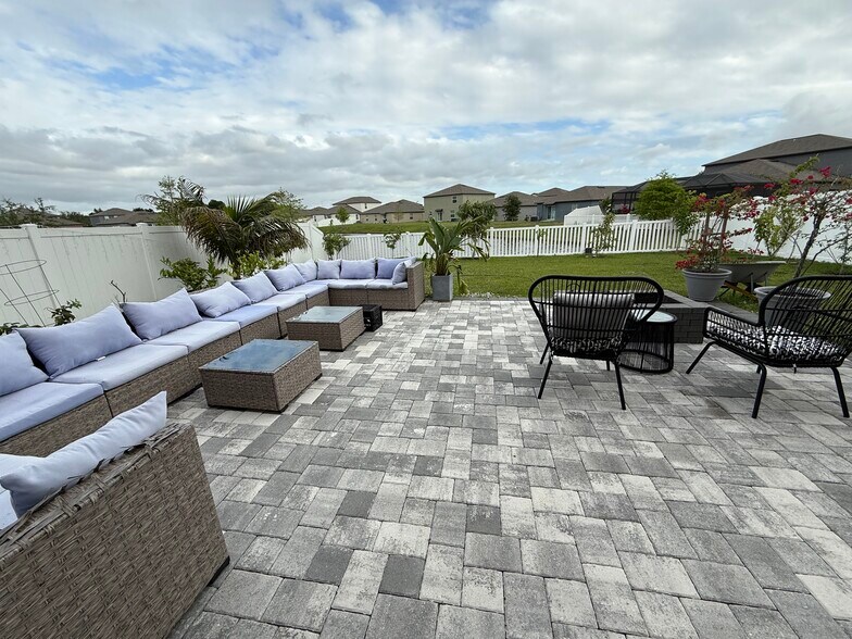 Building Photo - 4011 86th St E