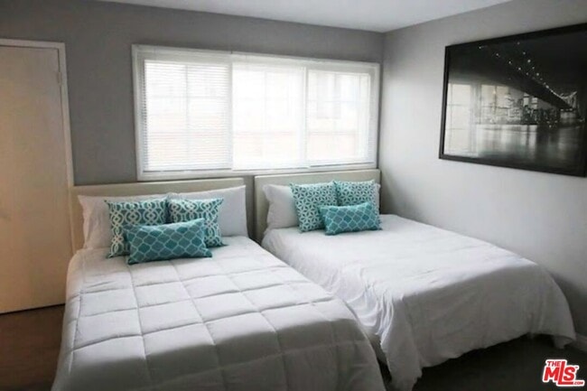 Building Photo - 8719 Yorktown Ave