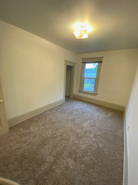 2nd bedroom - 1444 Humboldt St