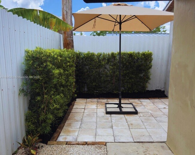 Primary Photo - 11611 NW 57th Ct