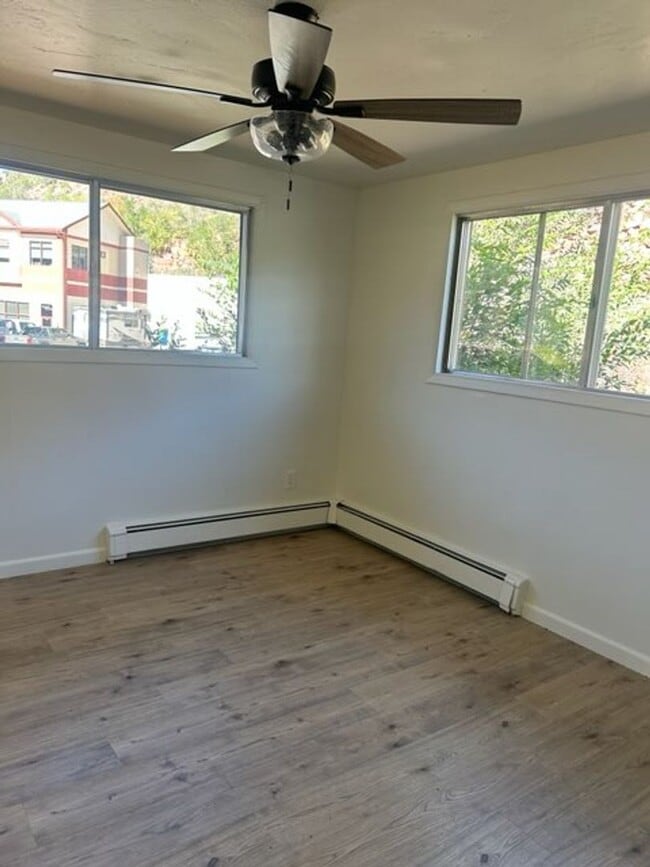 Building Photo - Private House in Glenwood Springs
