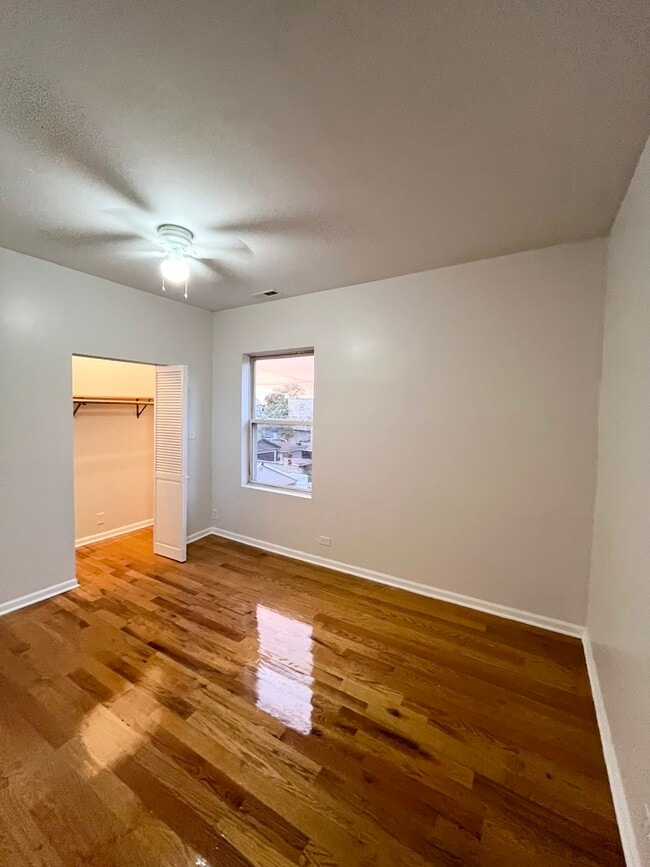 Building Photo - 1530 N Avers Ave