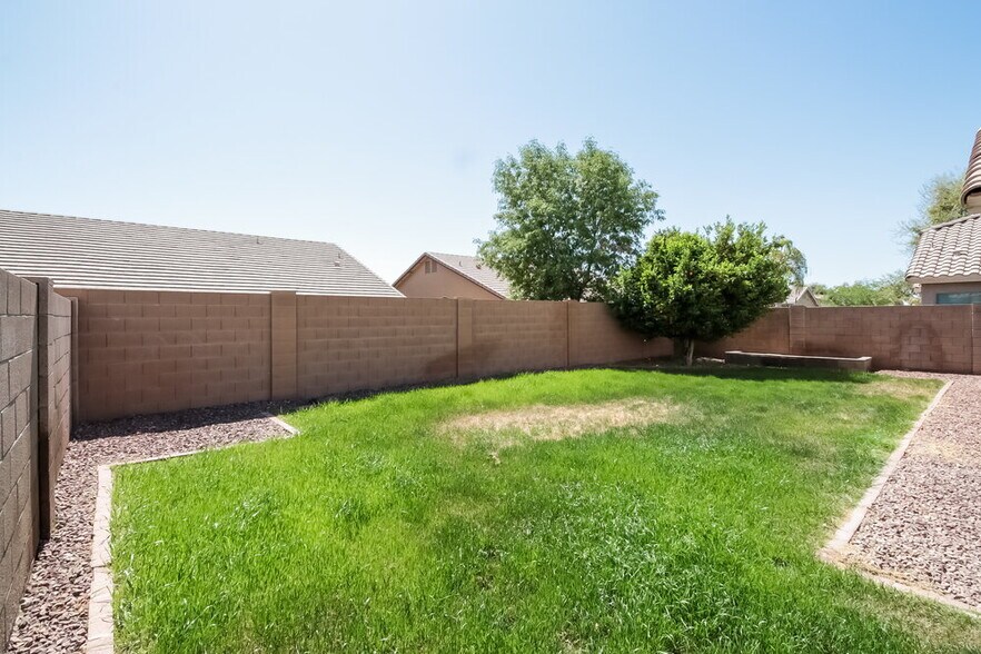 Building Photo - 3881 E Wyatt Way