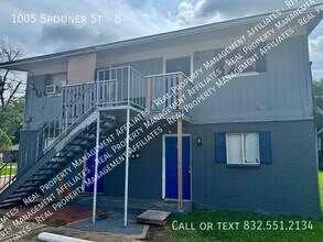 Building Photo - 1005 Spooner St