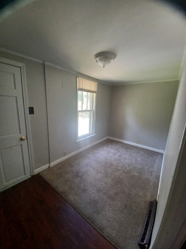 Building Photo - 2417 Penfield Ave