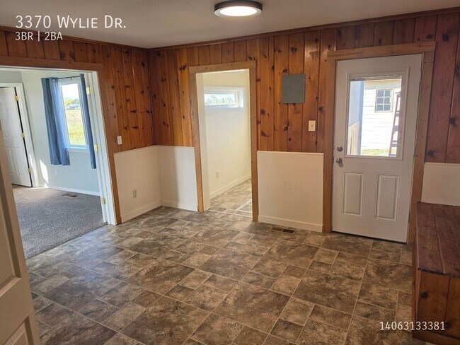 Building Photo - 3370 Wylie Dr