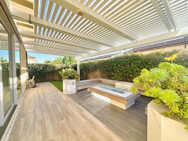 Building Photo - Luxury Estate in Exclusive Gated Community of Orchard Hills