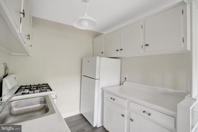 Building Photo - 7717 Donnybrook Ct