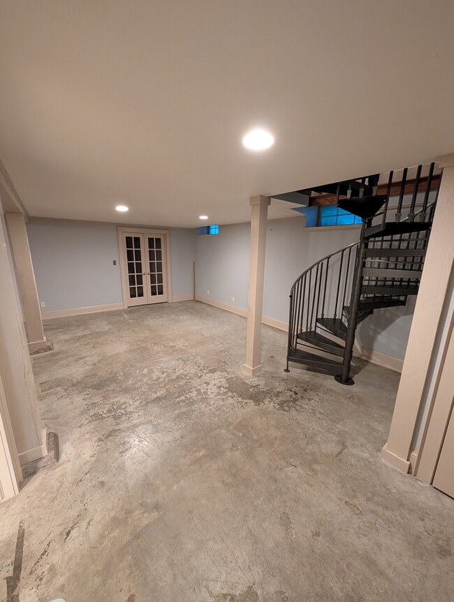 Building Photo - 2700 N Prospect Ave