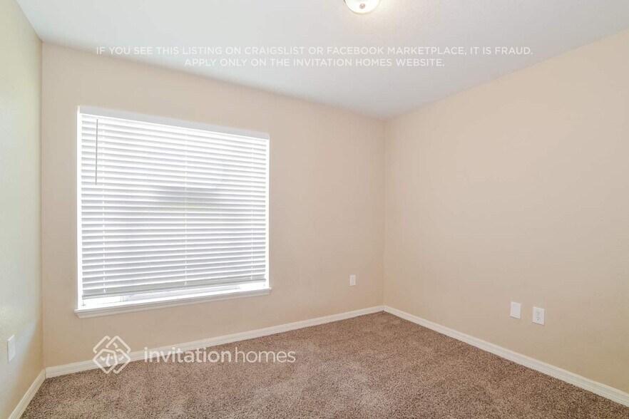 Building Photo - 749 Caribou Dr