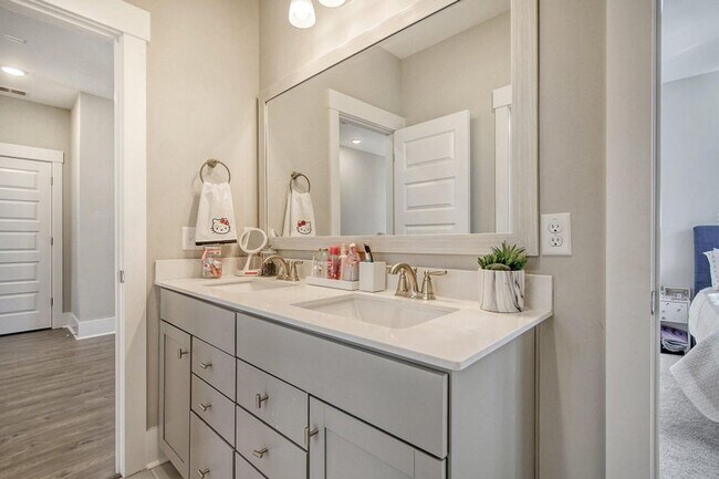 Building Photo - Refined Living in Midtown Nexton