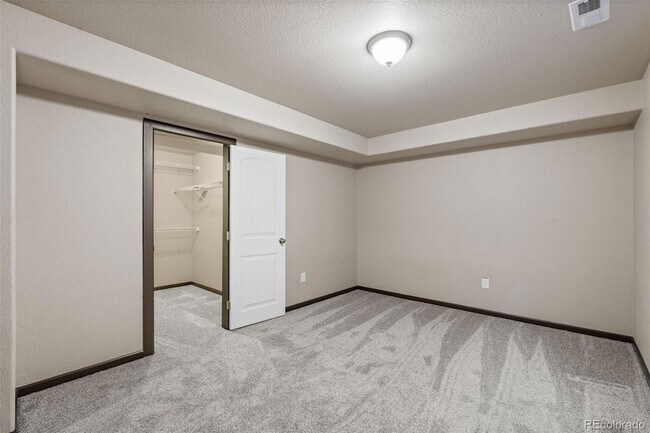 Building Photo - 2556 Hannah Ridge Dr