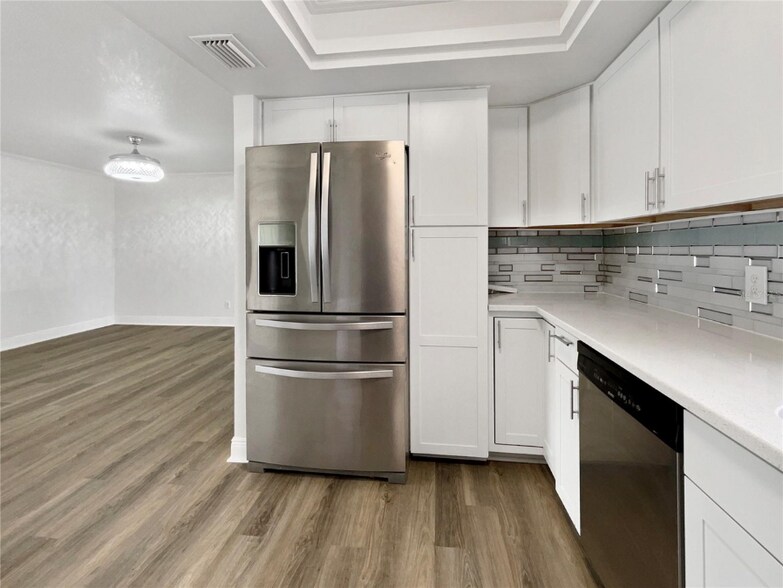 Building Photo - 23337 Olean Blvd