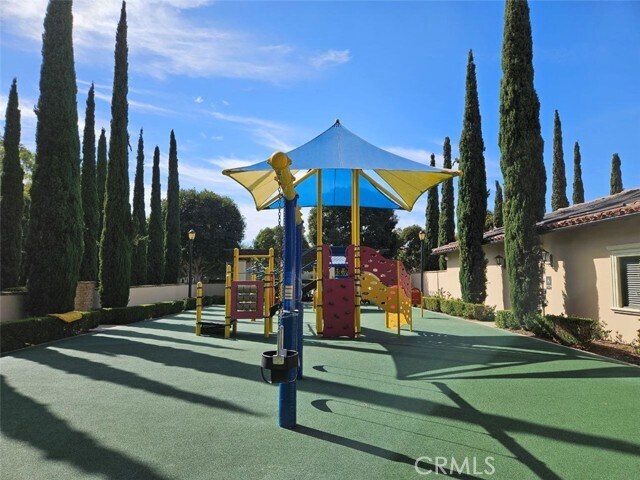 Building Photo - 35 Courant