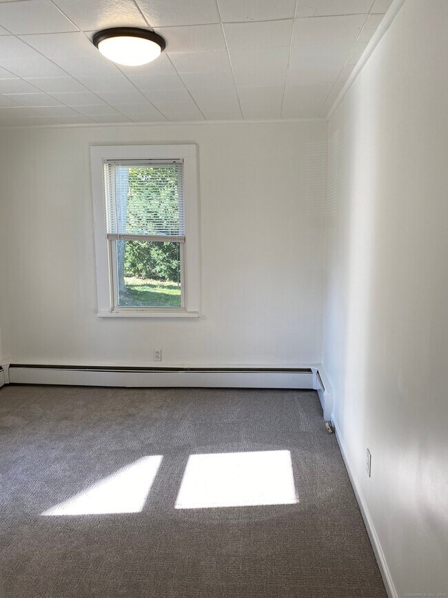 Building Photo - 81 Soundview Ave