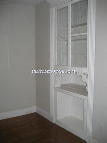 Building Photo - 887 Huntington Ave